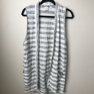 Sleeveless knit sweater duster with pockets